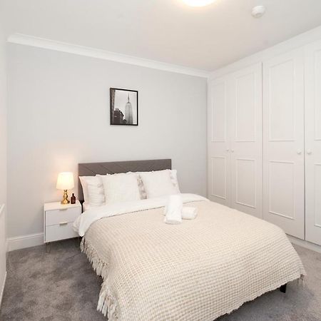 Excellent, Three Bedroom North London Apartment With Free Parking Екстер'єр фото