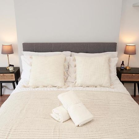 Excellent, Three Bedroom North London Apartment With Free Parking Екстер'єр фото