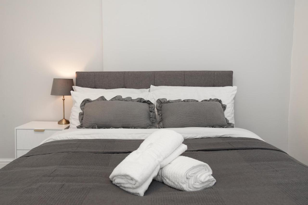 Excellent, Three Bedroom North London Apartment With Free Parking Екстер'єр фото