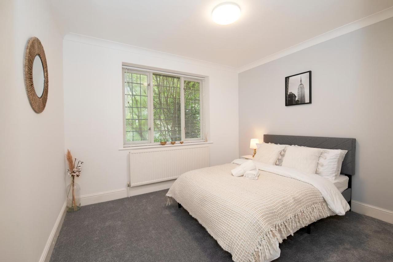 Excellent, Three Bedroom North London Apartment With Free Parking Екстер'єр фото